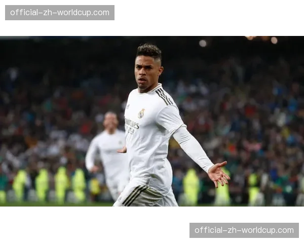 BBC评本世纪最佳中锋,大罗凯恩哈兰德前三,引发球迷热议排名标准 BBC评本世纪最佳中锋,大罗凯恩哈兰德前三,引发球迷热议排名标准